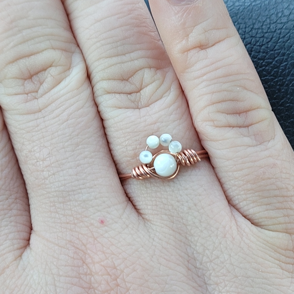 Mother of pearl paw bead copper wire ring